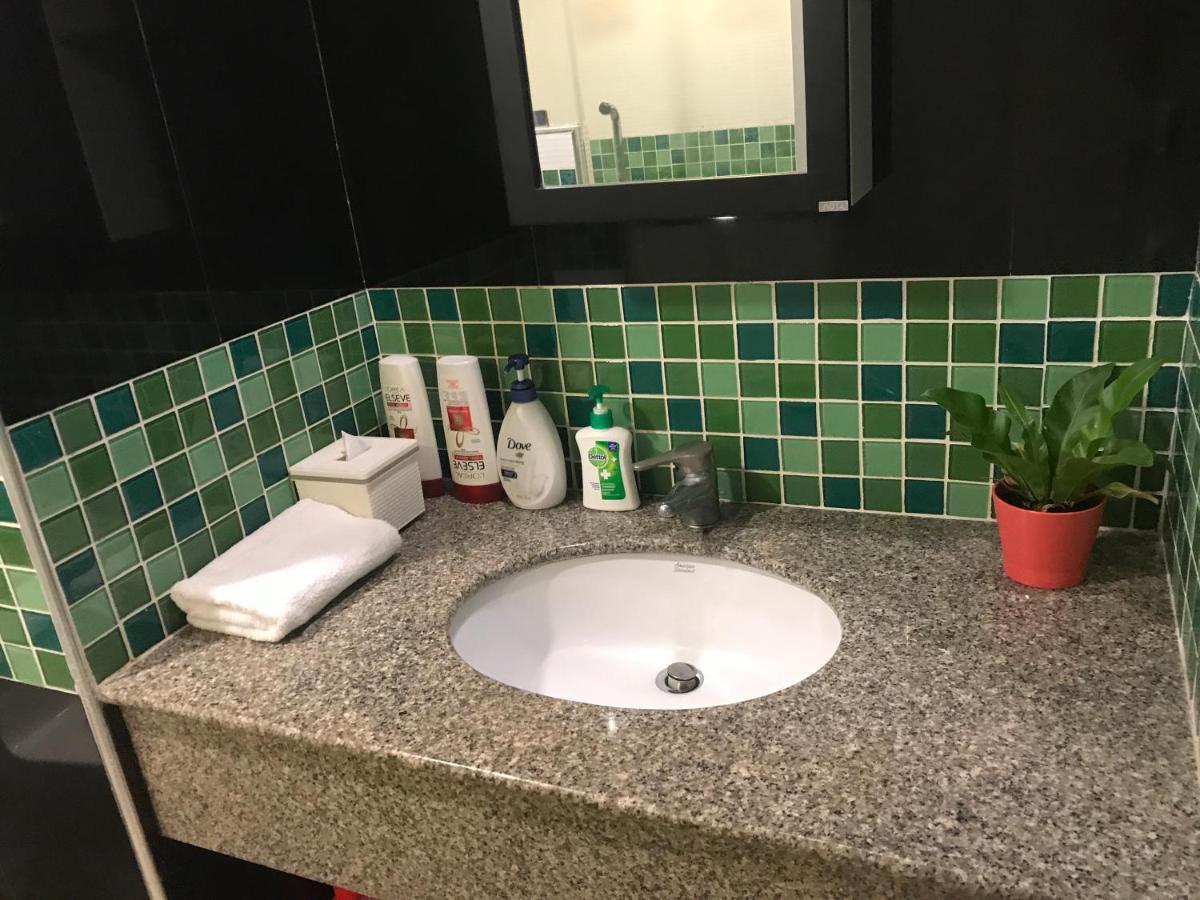 בנגקוק Omni Tower Cozy Apartment Near Nana Bts מראה חיצוני תמונה